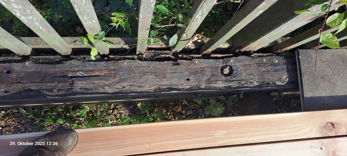 Mühlbachsteg gesperrt Balken